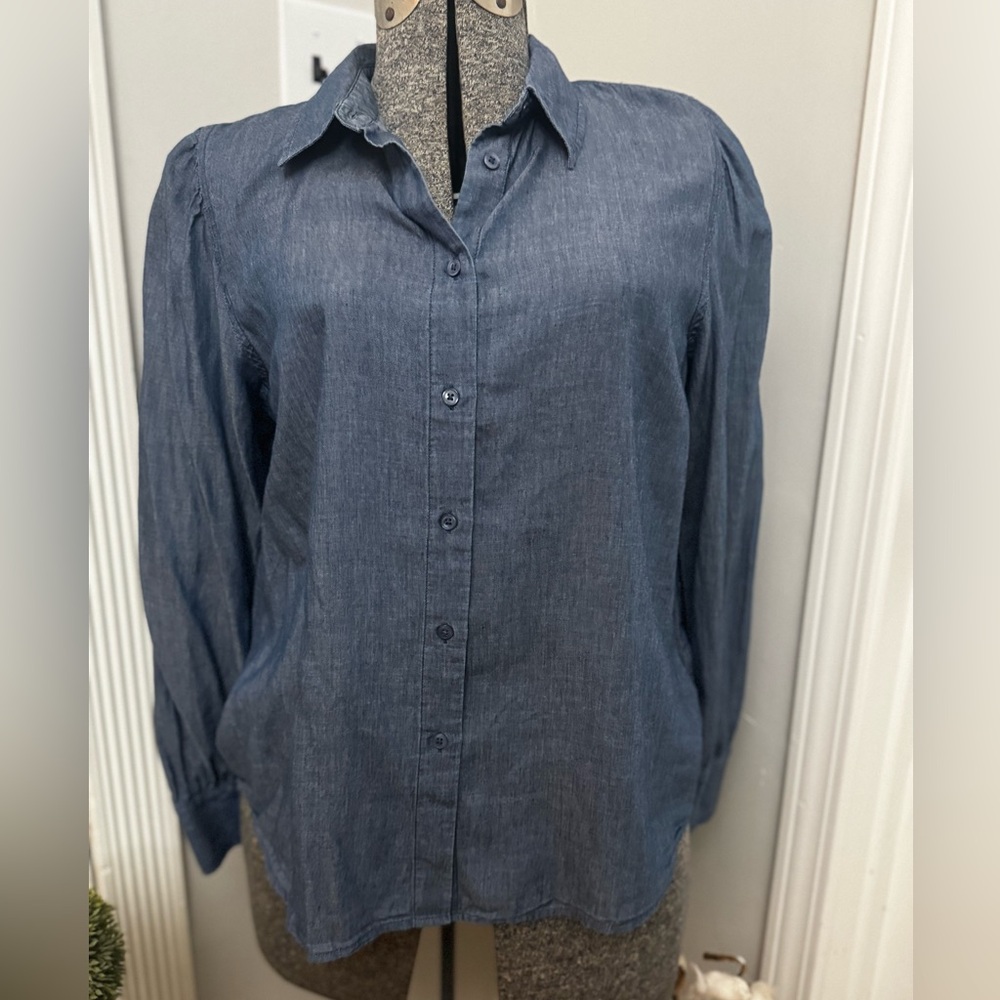 Women’s Ann Taylor Soft Chambray Denim Puff Sleeve Blouse size Medium
